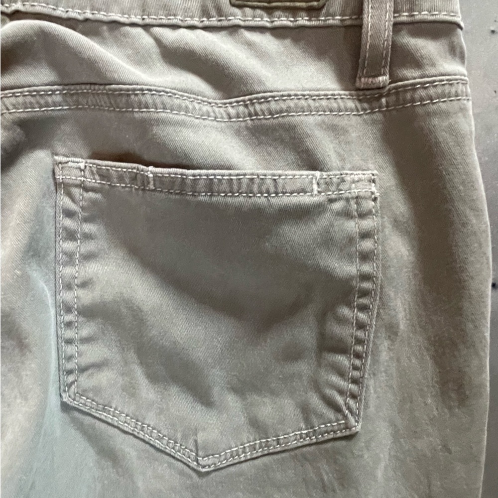 Paige Premium Denim “Venice” Women’s Chinos Size 26 Olive Skinny - Picture 7 of 7